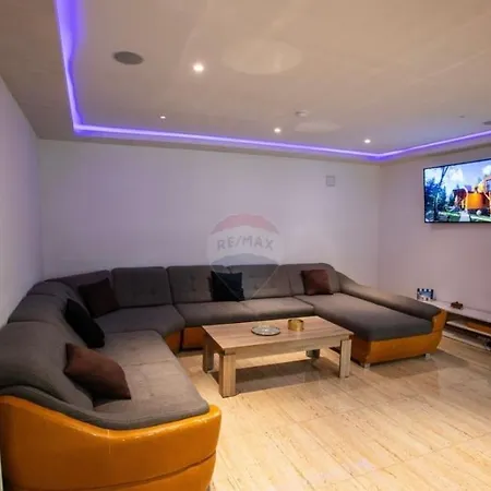 Cabana Narcos Tatil Evi
